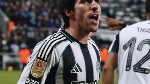 C罗再下一城，沙特联赛利雅得胜利2-2战平，十人阵容仅差榜首10分